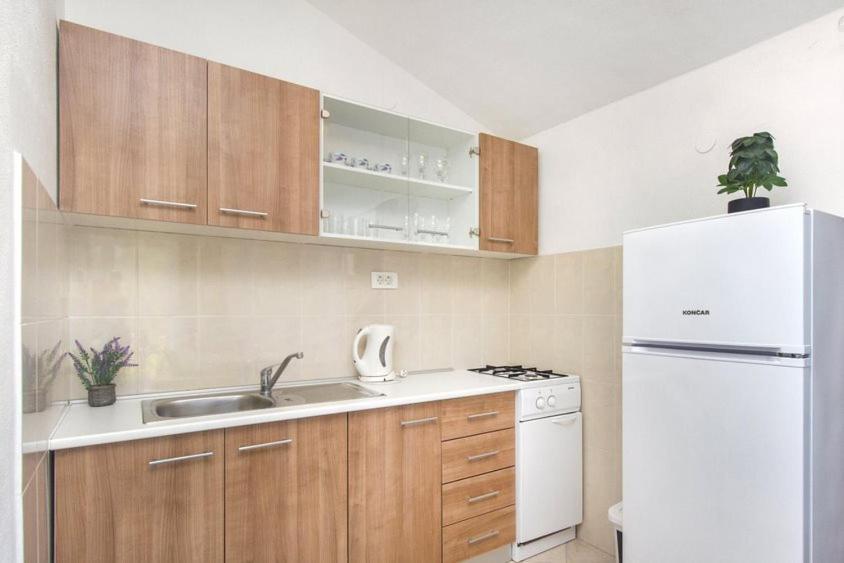 Apartman Belakusic 2 Grebastica Exterior photo